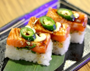 salmon-oshisushi